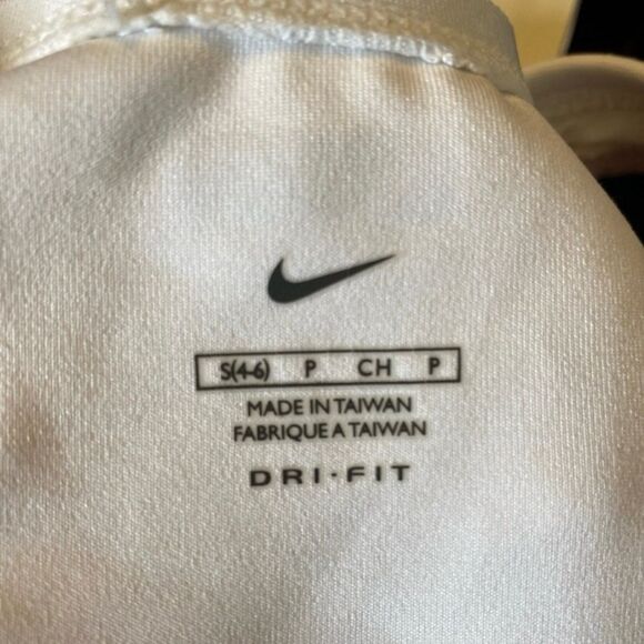 Nike‎ Dri-Fit Sports Bra - Picture 5 of 5